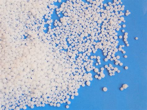 Опрыскивание плодовых деревьев карбамидом весной • в саду