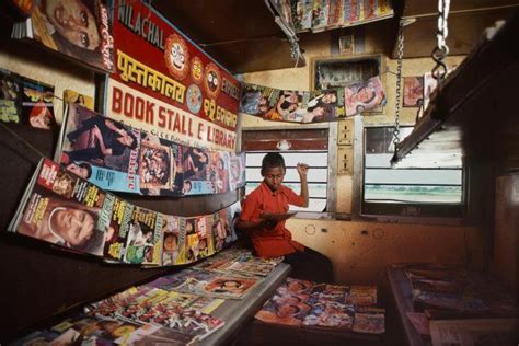 Steve McCurry Gorgeous Photographs Of People Reading Around The World