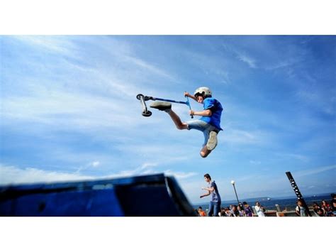 Трюки на трюковом самокате - от простых к сложным