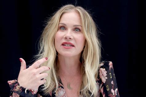 Christina Applegate Press Conference For Dead To Me In La • Celebmafia