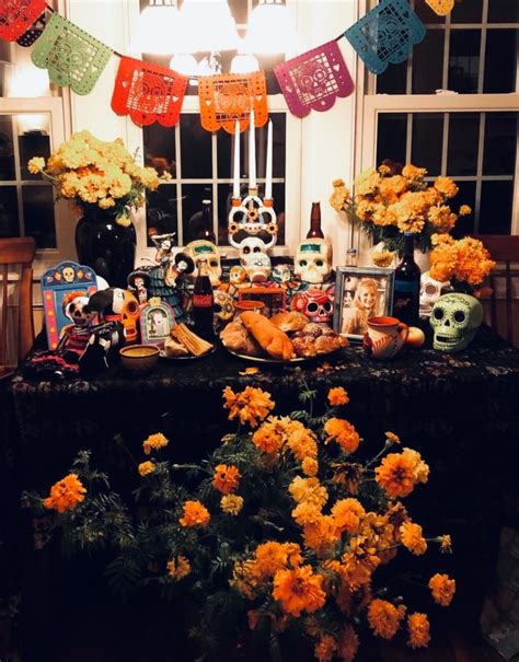 Dia de los Muertos: An Expanding Tradition – TWHS NEWS