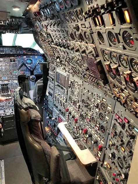 Concorde Cockpit: A Glimpse into Aviation History