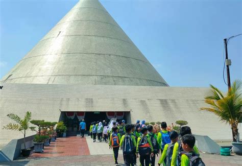 Siswi Mtsn 9 Bantul Raih Medali Emas Tingkat Nasional Di All Tatami