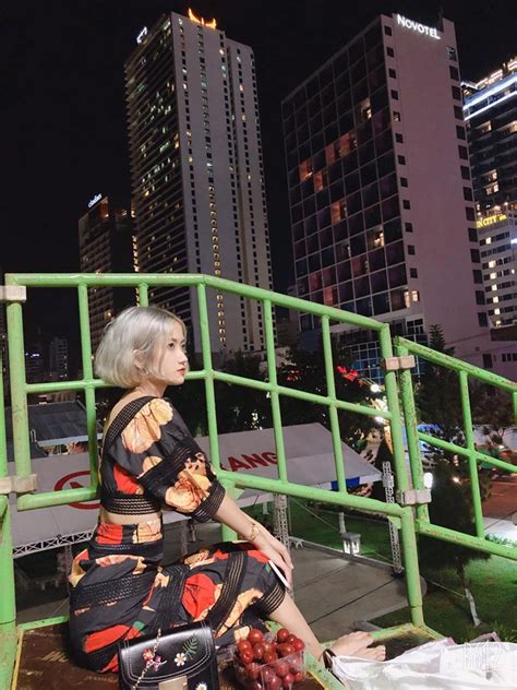 Nữ sinh 20 tuổi có vòng eo 54 cm xinh như hot girl tiết lộ ảnh quá khứ đen nhẻm