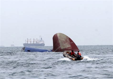 6 still missing after collision in S'pore Strait, Singapore News - AsiaOne