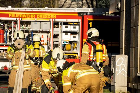 Fw Dresden Informationen Zum Einsatzgeschehen Der Feuerwehr Dresden