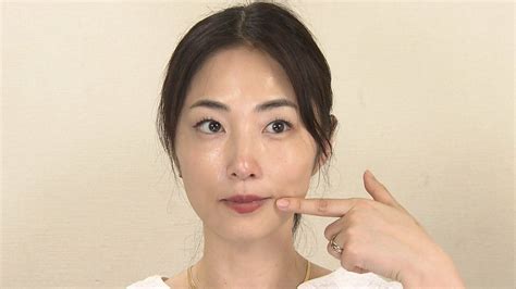 「ほうれい線が消えた」女優megumi 41 が行き着いた究極の美容ルーティンに密着…3日のマッサージで変わる？【美容本大ヒット】｜fnn