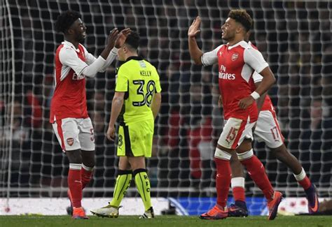 Arsenal Team News Arsenal Fans React To Oxlade Chamberlain Starting V