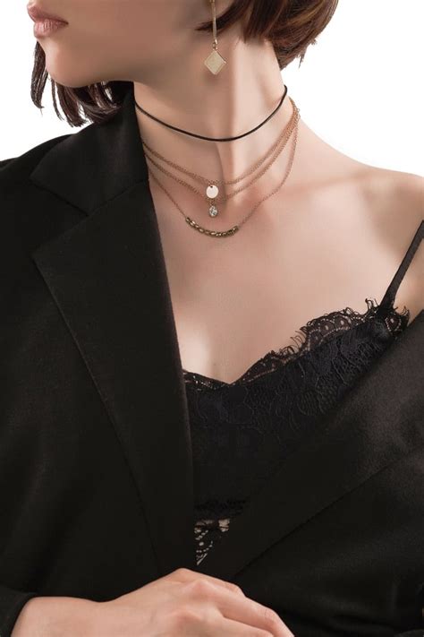 4 façons de porter le top lingerie en dentelle