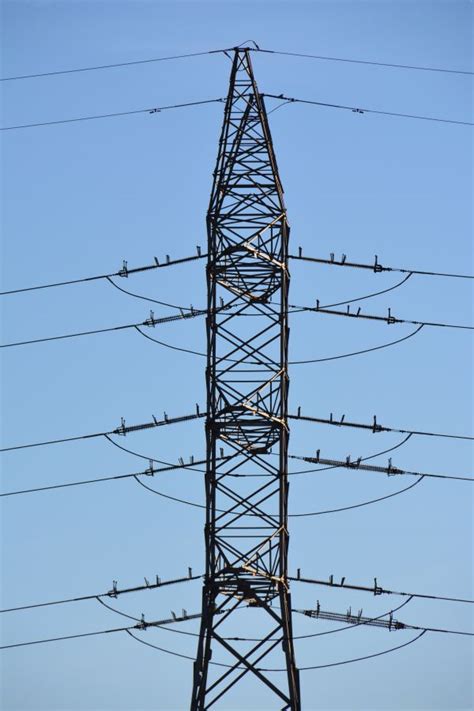 Kostenlose foto Himmel Wind Linie Turm Mast Elektrizität