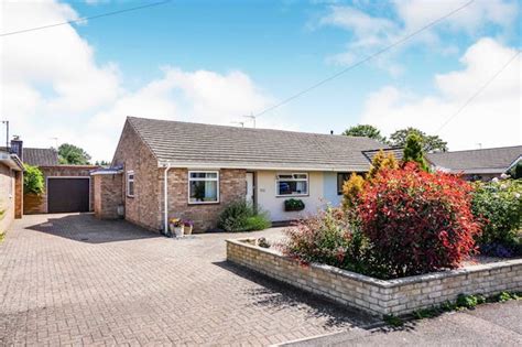 3 Bedroom Bungalow For Sale In Shillbrook Avenue Carterton Ox18 1eg