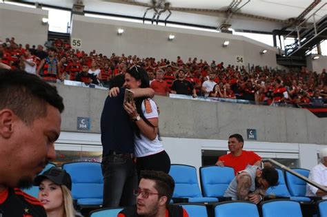 Ego Graciele Lacerda Ao Lado De Zez Di Camargo Chora Em Jogo Do