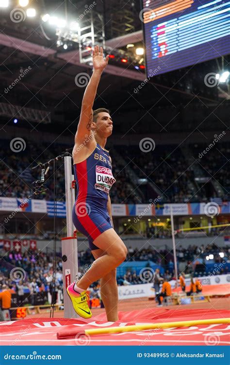 Atletismo Mihail Dudas Heptathlon Del Hombre Salto De Altura Imagen