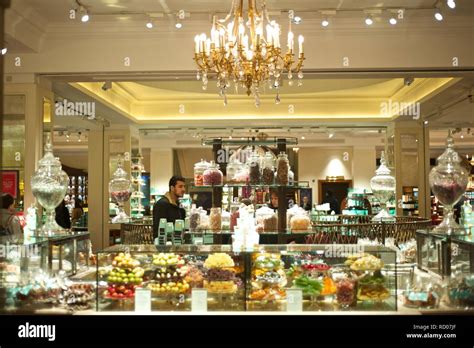 Fortnum and Mason, London Piccadilly Stock Photo - Alamy