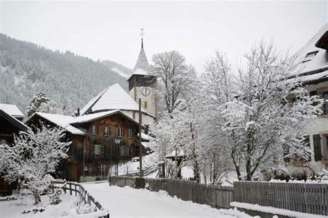 Le Roi Fouad Ii Et Ses Proches D Butent L Ann E En Musique Gstaad