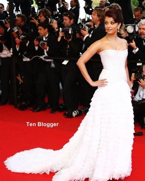 Bollywood Check: Aishwarya Rai Makeup Secrets and Backless Dress collection