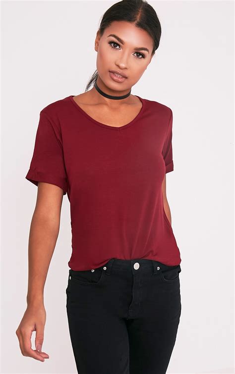 Basic Burgundy V Neck Oversized T-Shirt | PrettyLittleThing USA