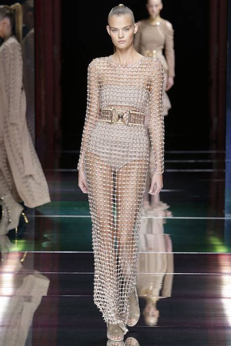 Pin by Ire Guzman on Brilli Brilli | Couture fashion, Fashion show ...