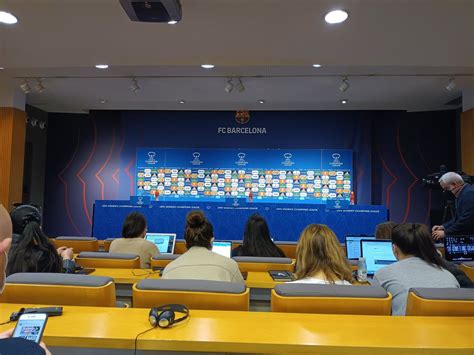 Rueda de prensa previa al Barça vs R Madrid de UWCL con Jonatan