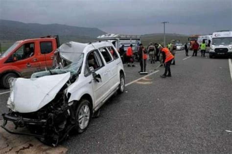 Kamyonet Ile Hafif Ticari Ara Arp T Yaral Bursa Hakimiyet