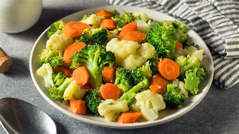 The Battle Between Boiling Or Steaming Your Vegetables