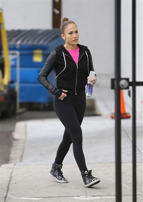 Jennifer Lopez Ass Warnings Ahead Of American Music Awards Lainey Gossip Entertainment Update