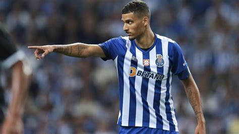 David Carmo Titular No Jogo Do Fc Porto B Fc Porto Jornal Record