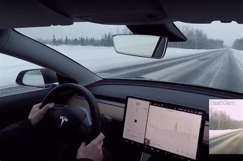 Jak si vede Autopilot ve sněžných podmínkách Na videu předvede Tesla