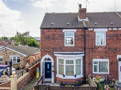 2 Bed End Terrace House For Sale In Wood Lane Castleford Wf10 £