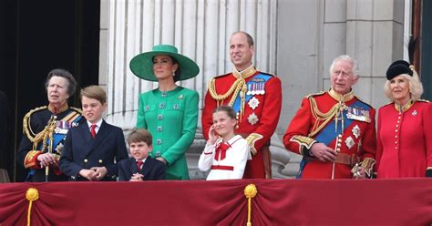 Cuốn sách bêu xấu Hoàng gia Anh bị chỉ trích gay gắt