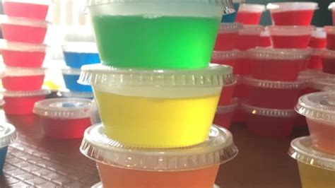 Womans Cool Jell O Shots Hack Levels Up The Party Delishably News