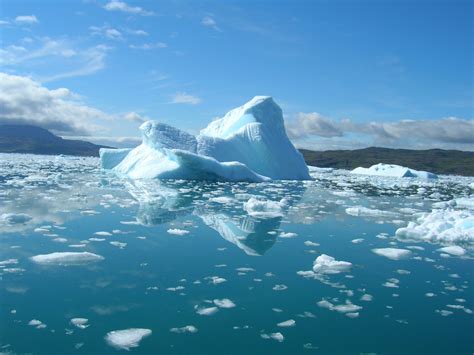 Icerberg Gigante Vai Soltar Se Da Ant Rtida Por Estar A Derreter A Uma