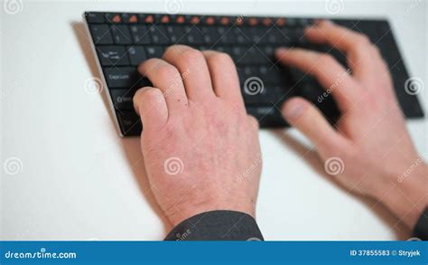 Hombre De Negocios Que Mecanografía En Un Teclado Almacen De Metraje De