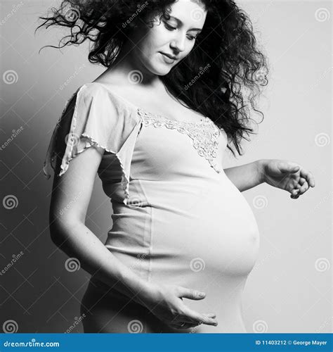 Femme Enceinte De Jeunes Photo Stock Image Du Mode Accouchement 11403212