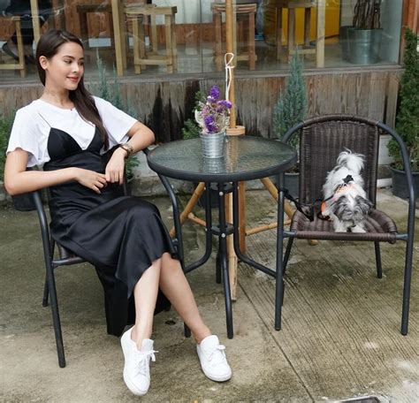 Whos That Girl Meet Yaya Thai Tastemaker And Superstar Fashion Urassaya Sperbund Ulzzang