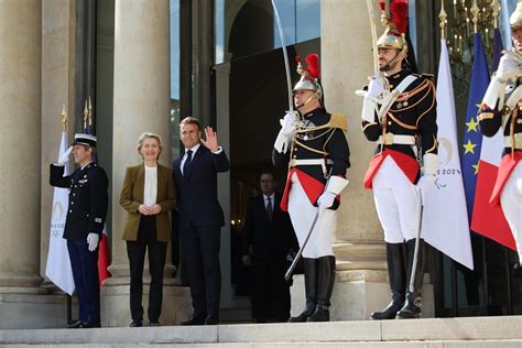 Xi Jinping A Ajuns La Palatul Elys E Prima Nt Lnire Cu Macron I