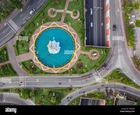 Aerial patung dewa ruci statue crossroads tunnel hi-res stock ...