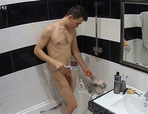 Watch Shower Man Yan Afternoon Shower 25 Nov 2021 Naked People With Naya Kermit In Hall