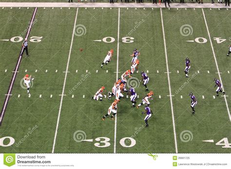 NFL Football Punter Punting Editorial Image - Image: 26661725