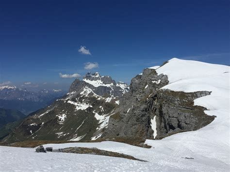 Auf Dem Gipfel Blick Zum Sch Chentaler Windg Llen Fotos Hikr Org