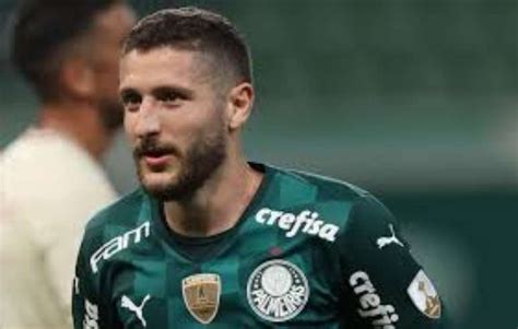 Santos negocia acordo para contratar Zé Rafael do Palmeiras