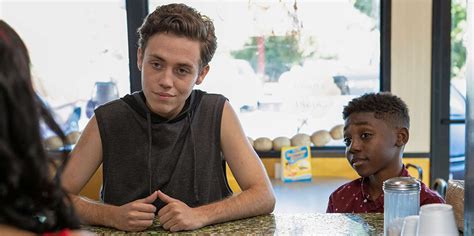 Ethan Cutkosky Carl Shameless Shameless Scenes Carl Gallagher Ninth