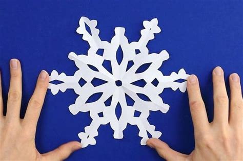 Comment Faire des Flocons de Neige en Papier Le Tuto Facile Pour Noël