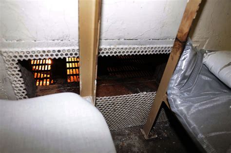 Photos from inside jail show how inmates made dramatic escape - Los ...