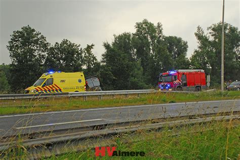 Bestelbusje Belandt Op Zijn Kop Bij Ongeval Hogering Hv Almere