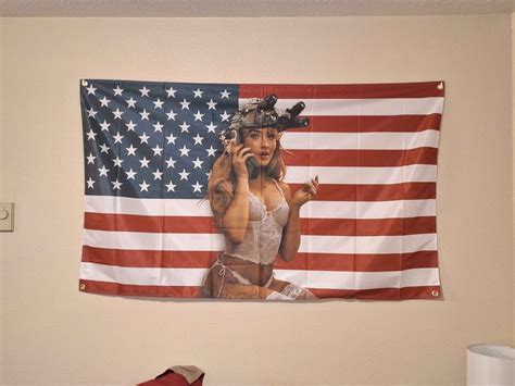 SABRINA CARPENTER AMERICAN FLAG – Notinregs