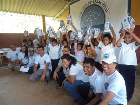 Entrega De Kits Escolares En La Vereda La Uni N Municipio De Piendam