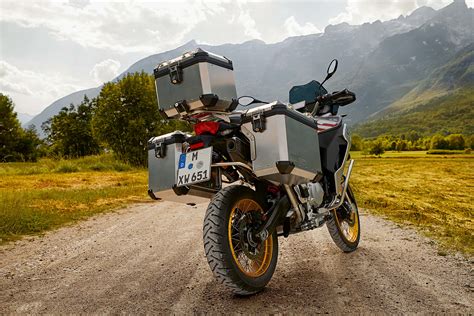 BMW F850GS Adventure Brings the Middleweight ADV - Asphalt & Rubber