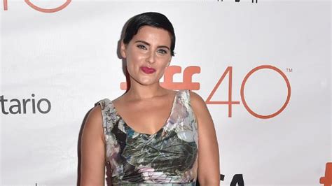 Nelly Furtado Reaparece Con Nuevo Look Y Nos Encanta Fotos Actitudfem