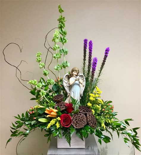 Напольные композиции из цветов - 75 фото